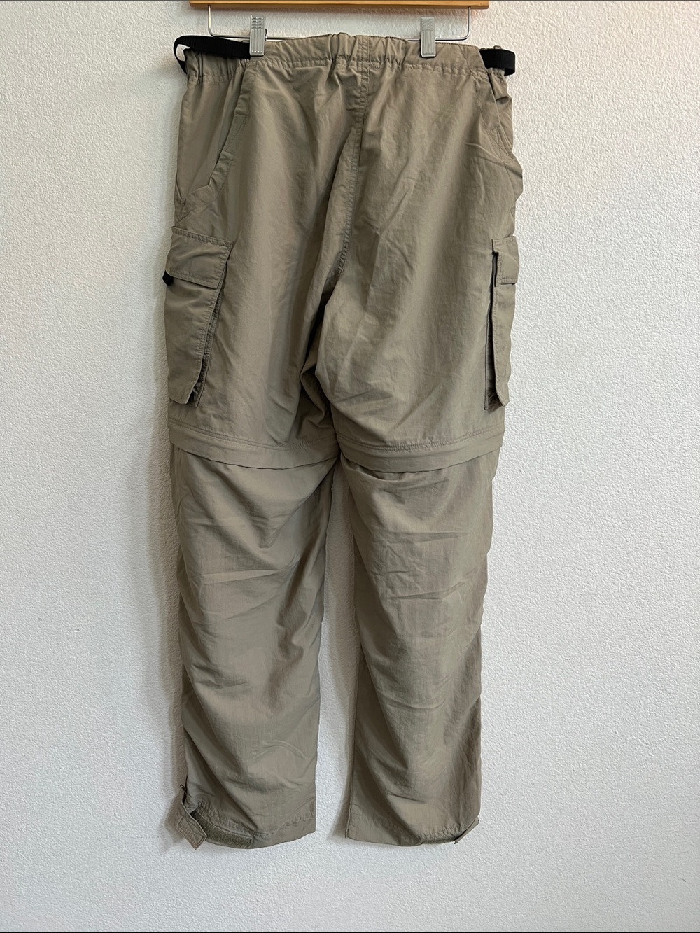 REI Sahara Zip-Off Utility Cargo Convertible Pants Buckskin Tan Women's Size 10 - Picture 2 of 13